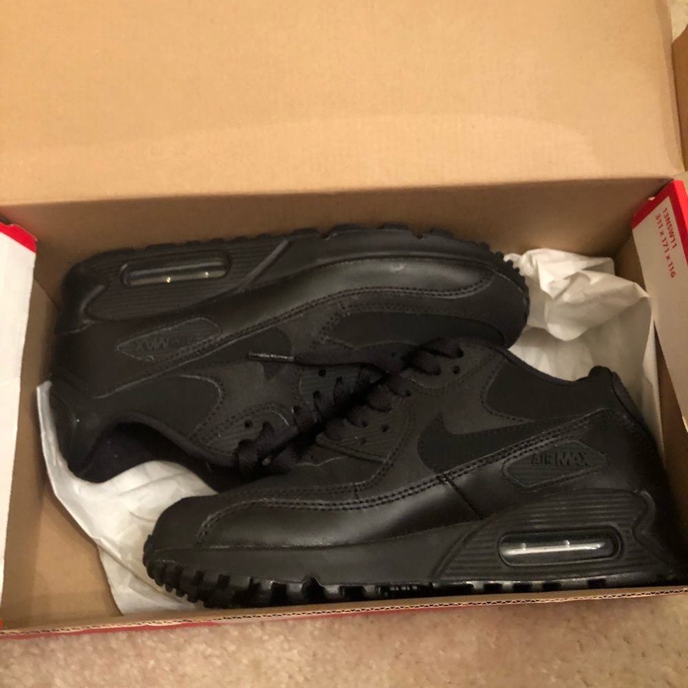 Black Nike Air Max 90